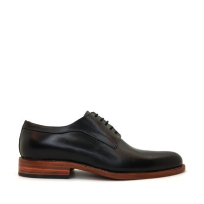 Zapato Negro Acordonado Suela Clara